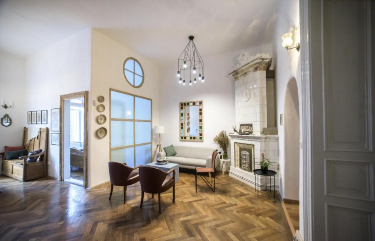 Anno 1800 Apartman Bistriţa Kültér fotó